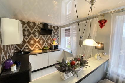 Большой выбор красивых квартир в центре города.Подтверждение вашего приезда и проживания за день-два до заезда, обязательно (Связавшись с нами)